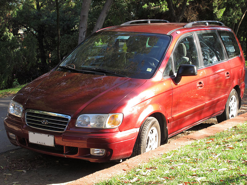 File:Hyundai Trajet GL 2.0 2002 (16209301092).jpg