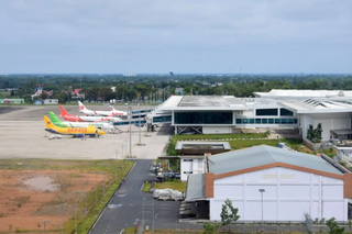 <span class="mw-page-title-main">Syamsudin Noor Airport</span> Airport in Indonesia