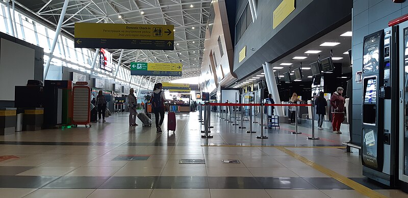 File:Interior of Kazan' International Airport, 1-st floor.jpg