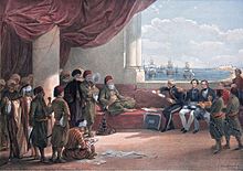 tableau XIXe : des hommes assis sur un divan devant une grande fenêtre ayant vue sur un port