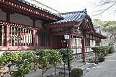External view of a kairō's wall with renjimado