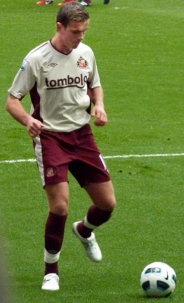Henderson playing for Sunderland in 2011