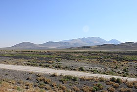 Karapınar; Blick nach Osten auf Karacadağ-Berge.JPG
