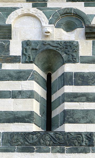 File:Kirche San Michele de Murato - Romanisches Fenster 3.jpg