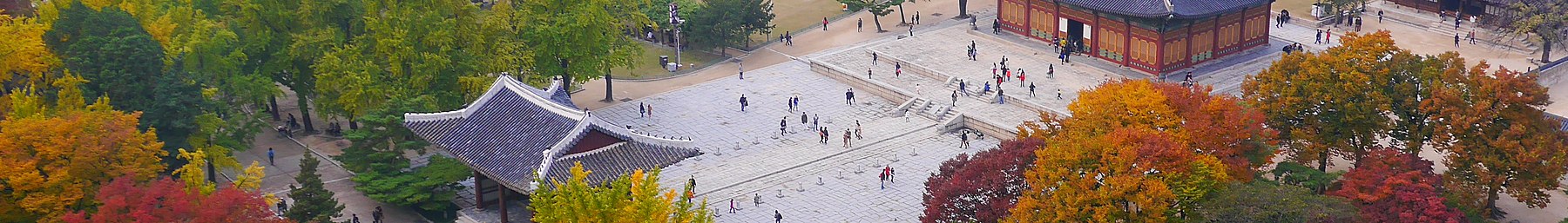 Old and new Korea: Hwaseong fortress and downtown Suwon by night