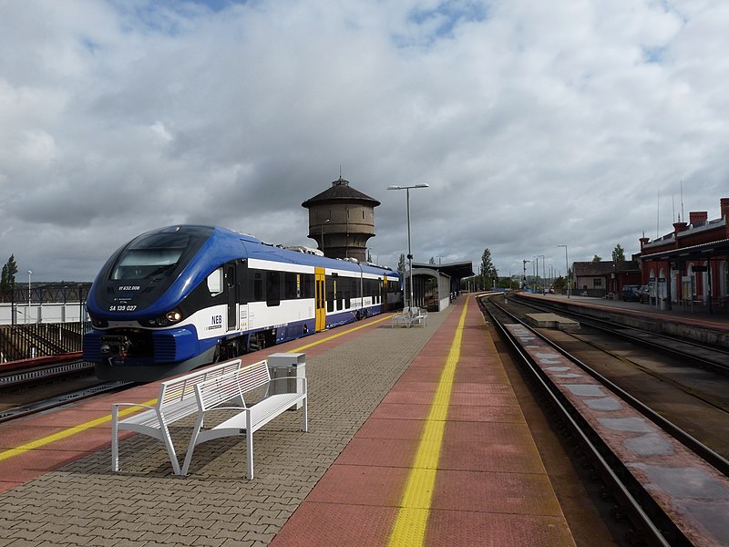 File:Kostrzyn station 2019 5.jpg