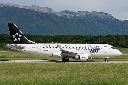 LOT - Polish Airlines, Embraer ERJ-170STD, SP-LDK (18647287136).jpg