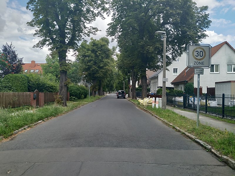 File:Lanker Straße Berlin 01.jpg