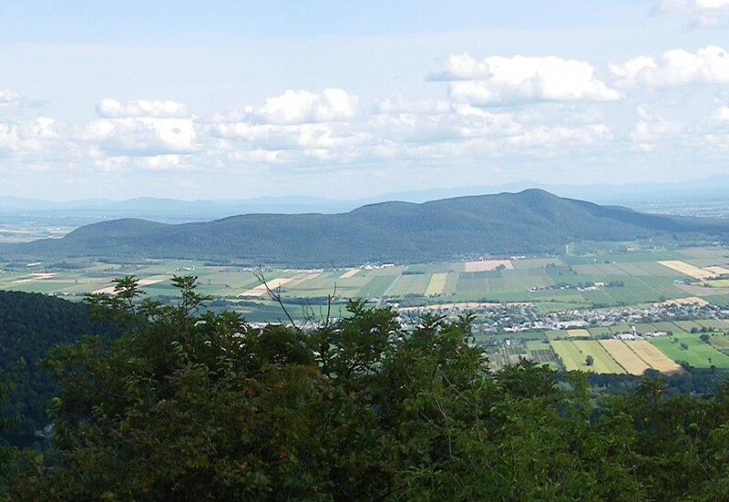 File:Le Mont Rougemont.jpg