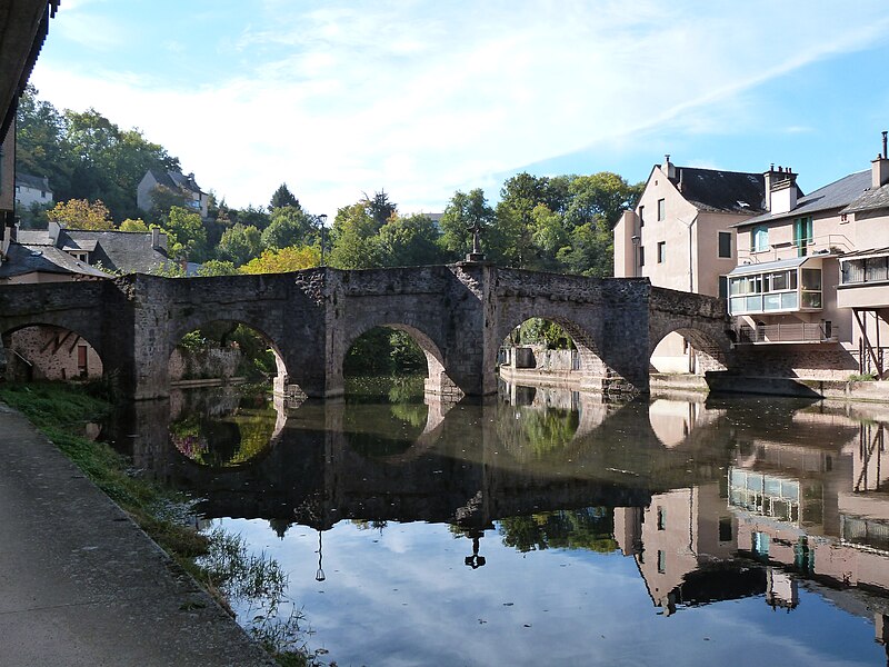 File:Le Vieux Pont vu de l'amont.JPG