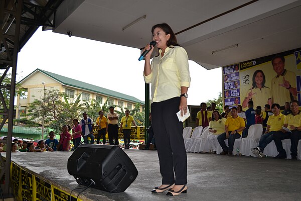 Robredo delivering a speech during an LP campaign rally in Quezon City, February 17, 2016