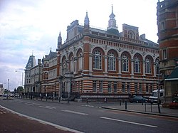 Stadsaal en Biblioteek