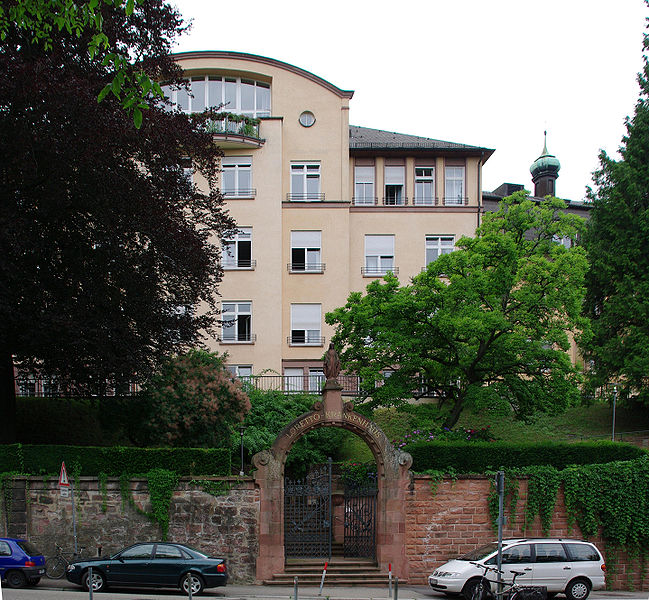 File:Lorettokrankenhaus (Freiburg) 01.jpg