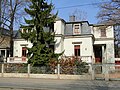 Einzeldenkmal o. g. Sachgesamtheit (Obj. 09213805): Villa sowie Garten und Einfriedung als Sachgesamtheitsteile