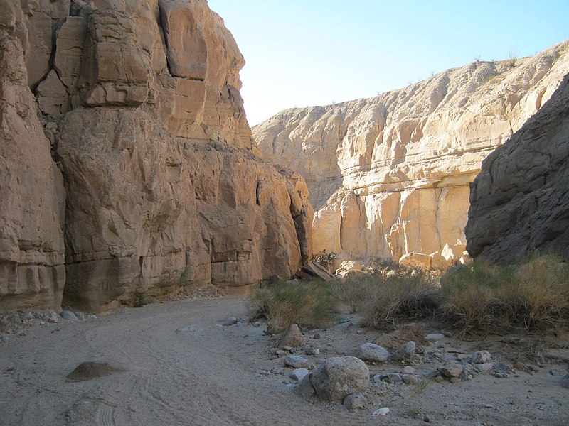 File:MIDDLE FORK OF PALM WASH - CALCITE MINE HIKE - ANZA BORREGO DESERT STATE PARK - panoramio.jpg