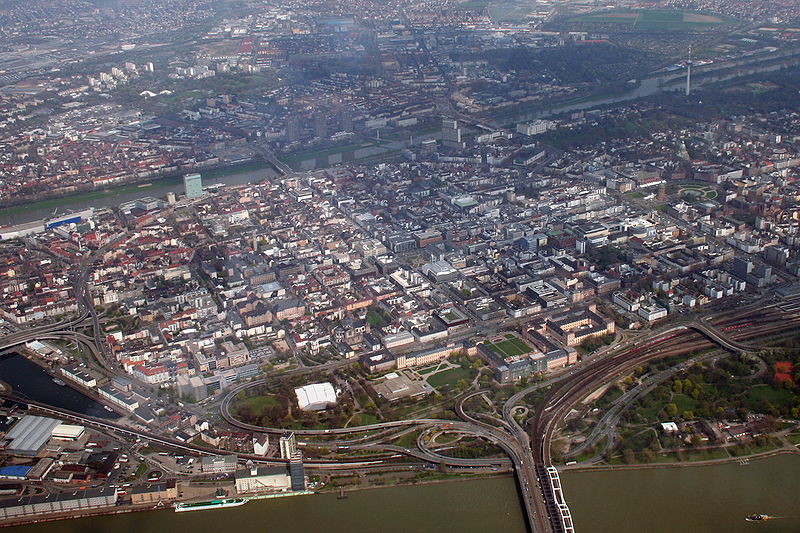 File:Mannheim Innenstadt.jpg