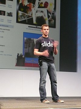 https://upload.wikimedia.org/wikipedia/commons/thumb/2/21/Max_Levchin.jpg/267px-Max_Levchin.jpg