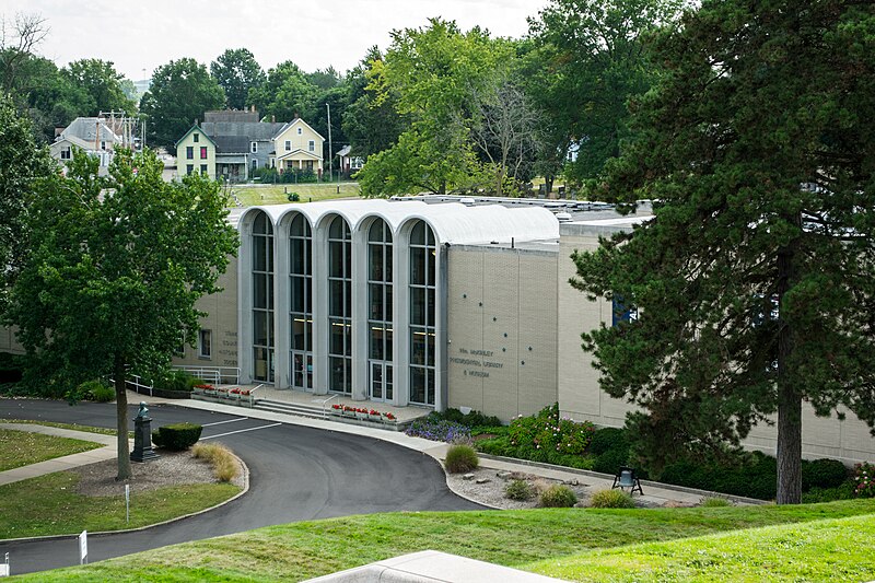 File:McKinley Presidential Library (27168764249).jpg