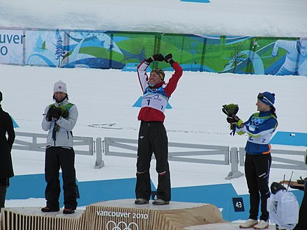 Podium olimpijskie biegu na 30 km w Vancouver. Od lewej: Marit Bjørgen (srebro), Justyna Kowalczyk (złoto), Aino-Kaisa Saarinen (brąz)