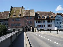 Reuss bridge from 1928 (first mentioned 1253) with the portal from 1526 MellingenAG02.JPG