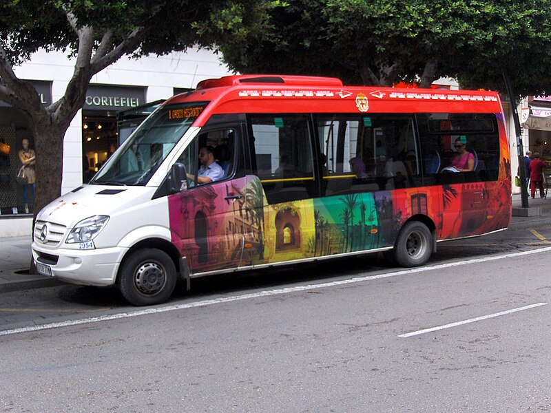 File:Mercedes-Benz Sprinter L1 Almería.JPG