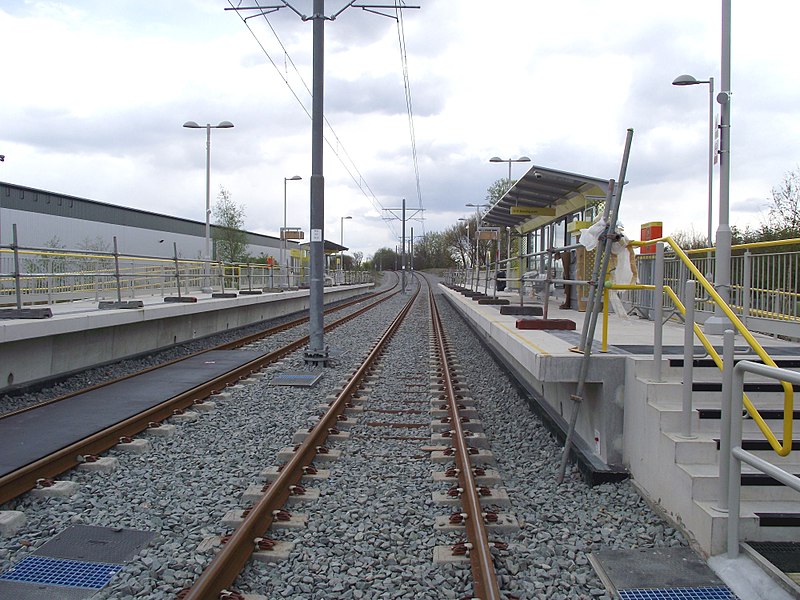 File:Metrolink South Chadderton.jpg