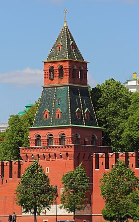 Vista de la torre desde el terraplén de Sofiyskaya, 2012