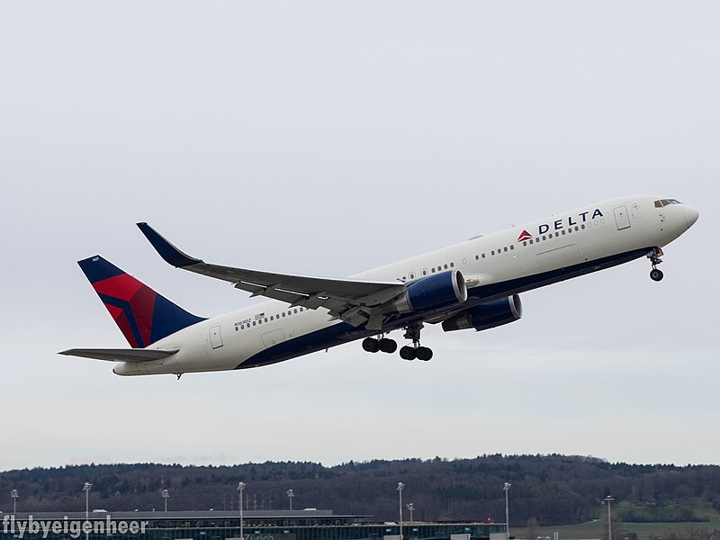 File:N169DZ B767-332ER Delta Air Lines @ZRH.jpg