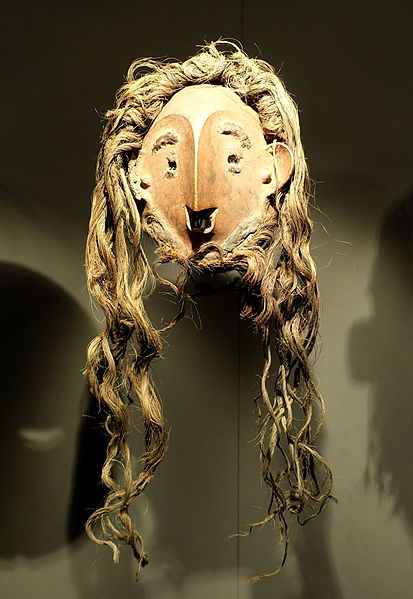 File:Ndimbu mask, Tanzania, Madonde or Mwera, 19th century AD, wood, hair, bast - Ethnological Museum, Berlin - DSC02261.JPG
