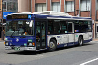 社名・ロゴマークが書き換えられた旧多摩バスの車両