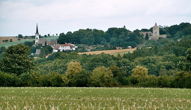 File:Osterfeld (bei Naumburg), view to the town.jpg