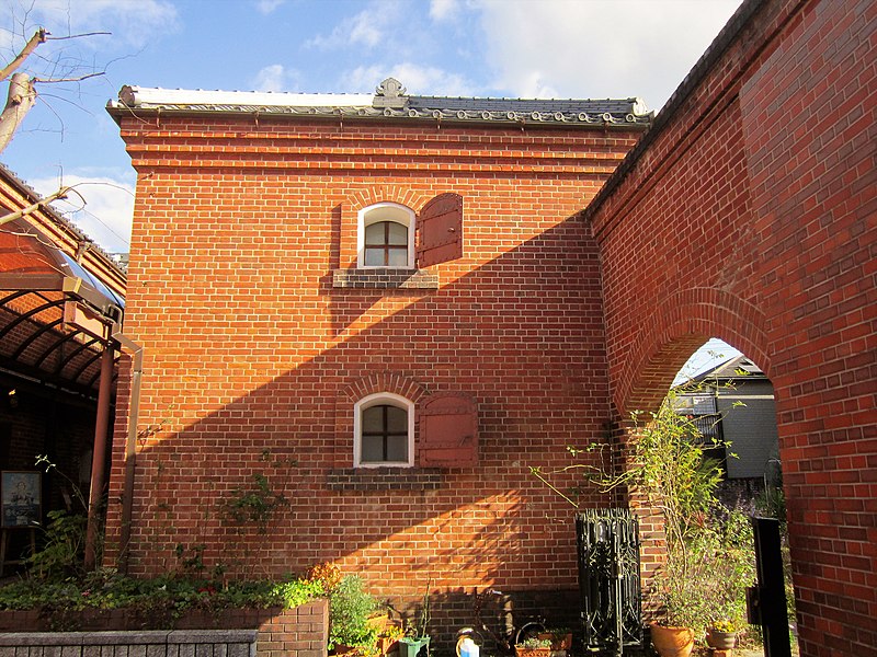 File:Ozu Red Brick Museum 04.jpg