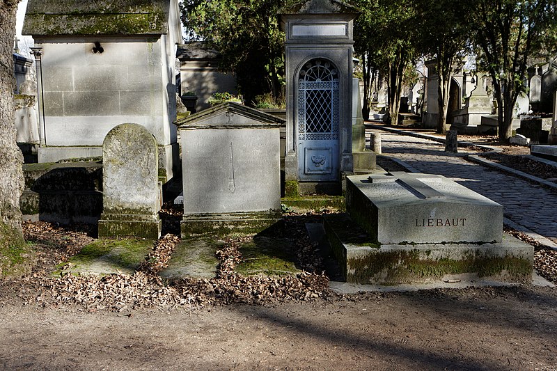 File:Père-Lachaise - Division 42 - 110.jpg