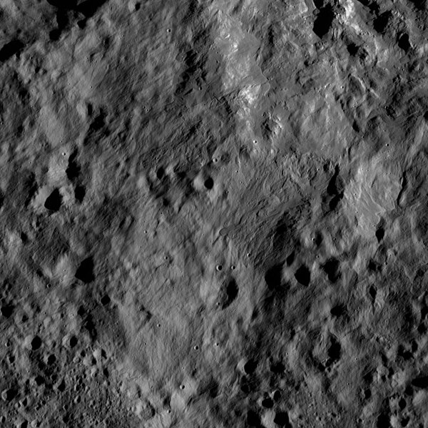 File:PIA20934-Ceres-DwarfPlanet-Dawn-4thMapOrbit-LAMO-image172-20160601.jpg