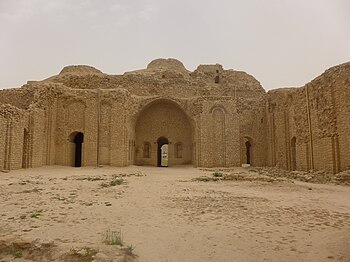 Ivã no Palácio de Artaxes, perto de Firuzabade, construído no século III pelo fundador do Império Sassânida