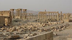 Palmyra, Syria, The Great Colonnade 2.jpg