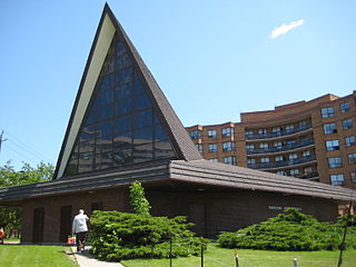 <span class="mw-page-title-main">Parkwoods</span> Neighbourhood in Toronto, Ontario, Canada