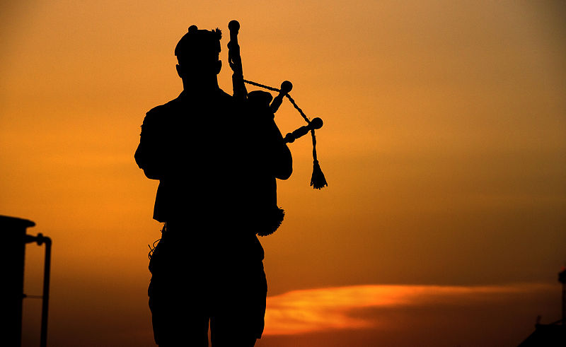 File:Piper with 4 SCOTS Playing as the Sun Goes Down in Afghanistan MOD 45157896.jpg