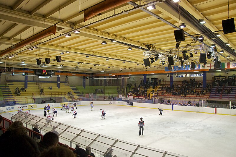 File:PitAgora hockey sughiaccio (5472487844).jpg