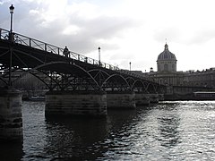 O Pont des Arts e o Institut de France.