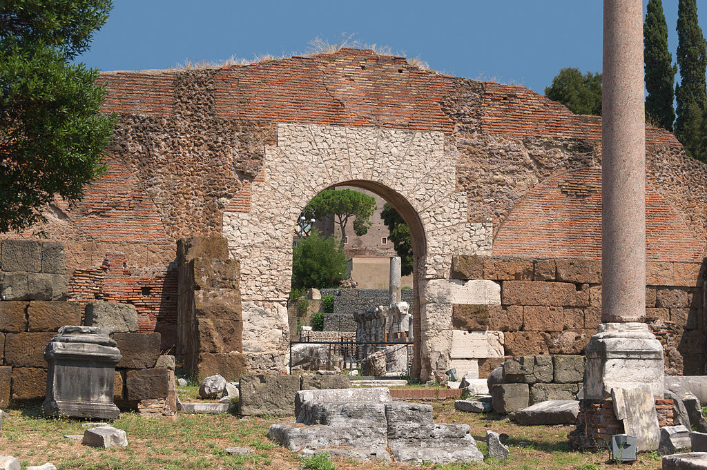 File:Porticus Gaius Lucius Basilica Aemilia Forum Romanum ...