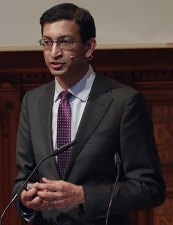 Raj Chetty recieving the 2019 A.SK Social Science Award.png