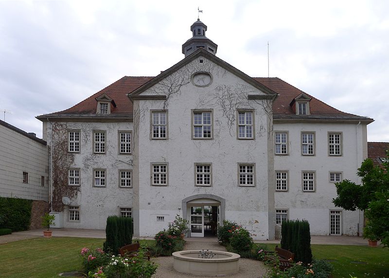 File:Rathaus (Bad Karlshafen) Hof.jpg