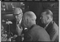 Halvard Lange med partifellene Einar Gerhardsen og Nils Hønsvald i en pause under stortingsdebatten før avgangen til John Lyngs regjering i september 1963