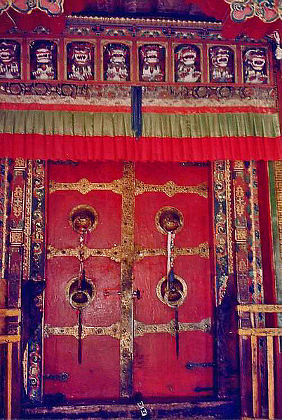 File:Repaired entrance, Drepung, 1993.JPG