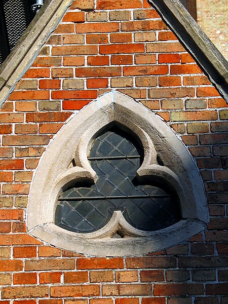 File:Reuleaux triangle shaped window of Sint-Salvatorskathedraal, Bruges.jpg