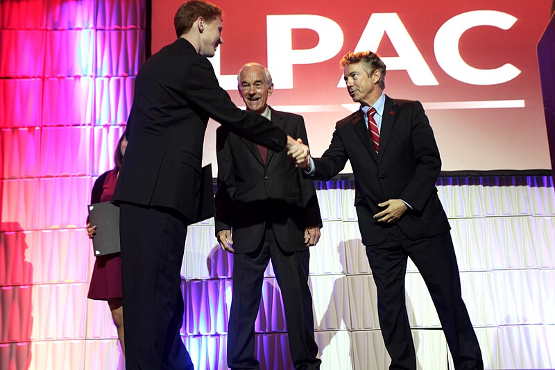 File:Ron Paul & Rand Paul with supporter (15130829598).jpg