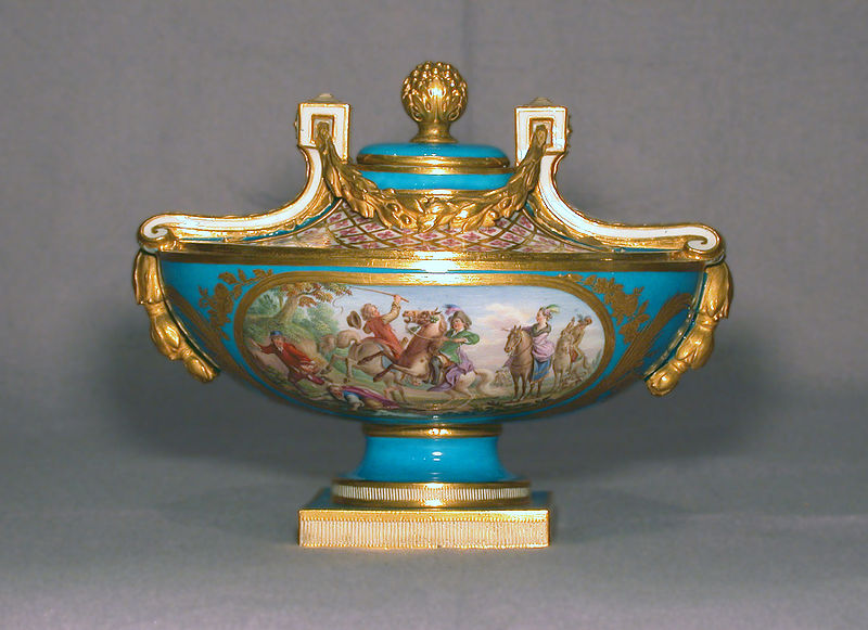 File:Sèvres Porcelain Manufactory - Vase cassolette Bachelier - Walters 48563.jpg