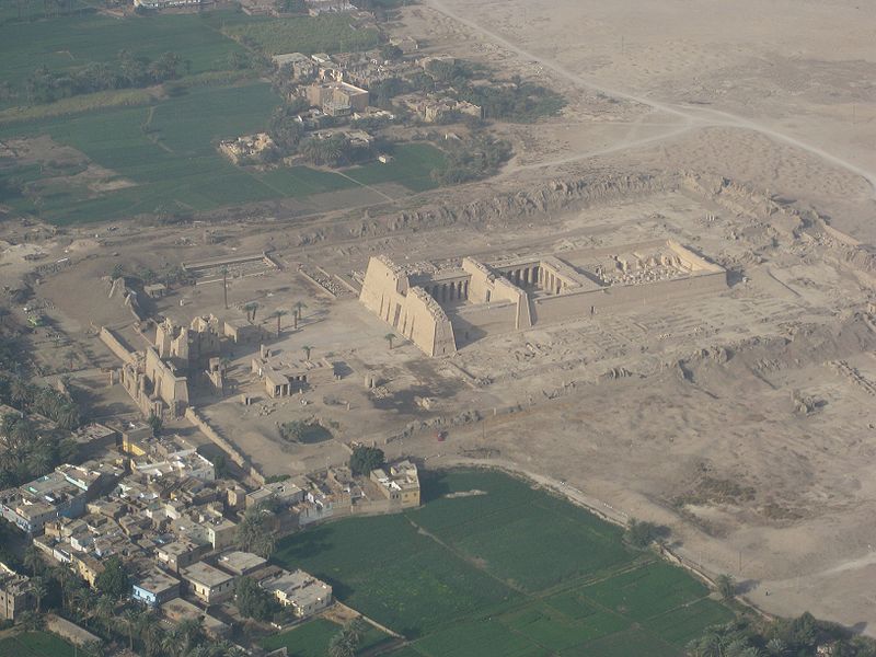 File:SFEC AEH -ThebesNecropolis-2010-RamsesIII033.jpg