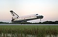 US Shuttle Columbia aterrizando al final de STS-73, 1995